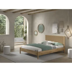 Dobbeltseng 160 x 200 cm – Olive i eg med fletgavl