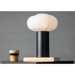 Hovfjallet Bordlampe - Sort og Hvid