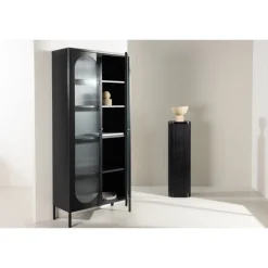 Lima Vitrineskab 80x180 cm med 2 låger og 4 hylder - glas og sort stål