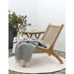 Menorca Tæppe - Rundt flettet tæppe i sand - lavet af 100% genanvendt plastik Ø120 cm