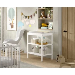 Puslebord Dino – hvid kommode med hylder